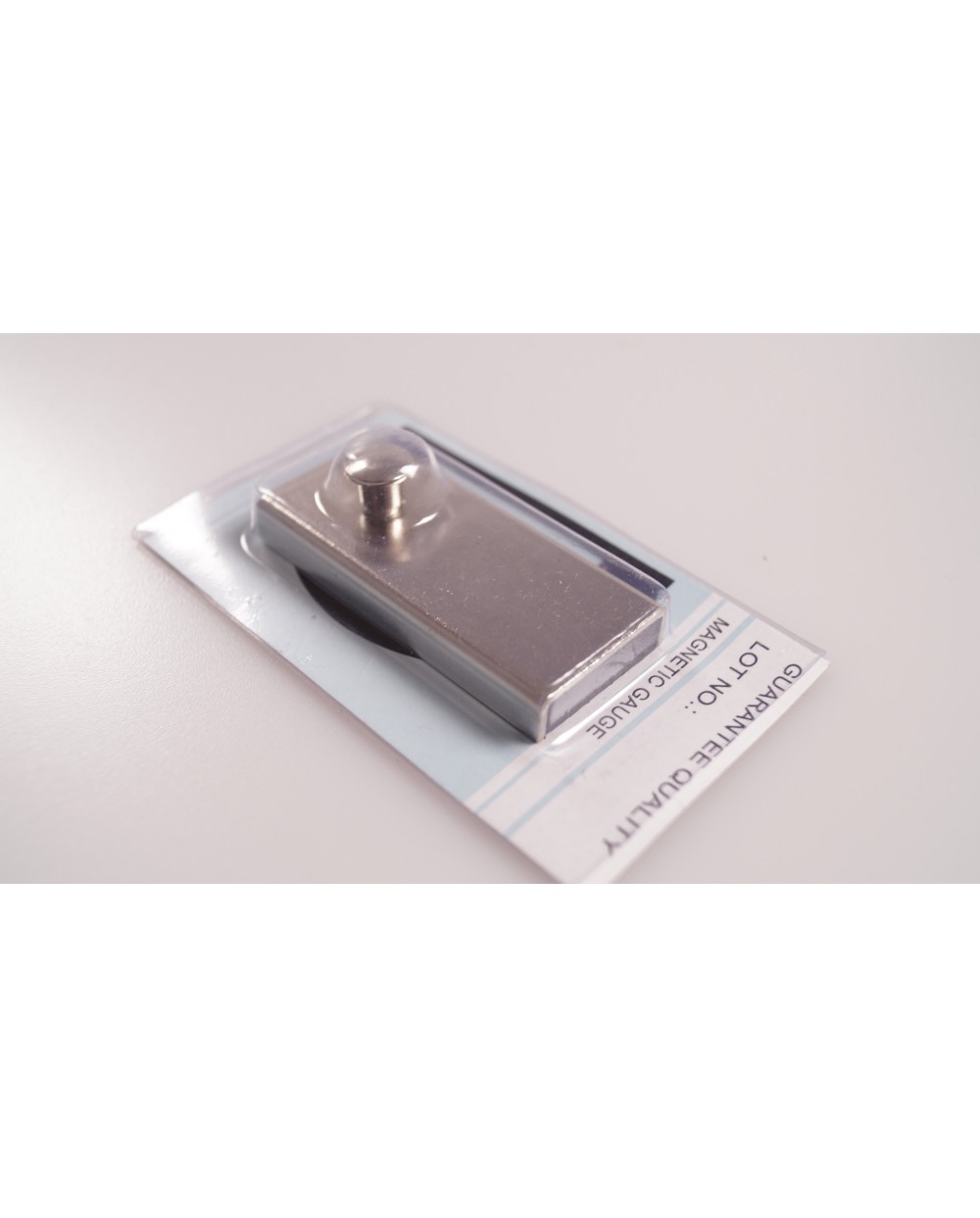 magnesowa-klamra-